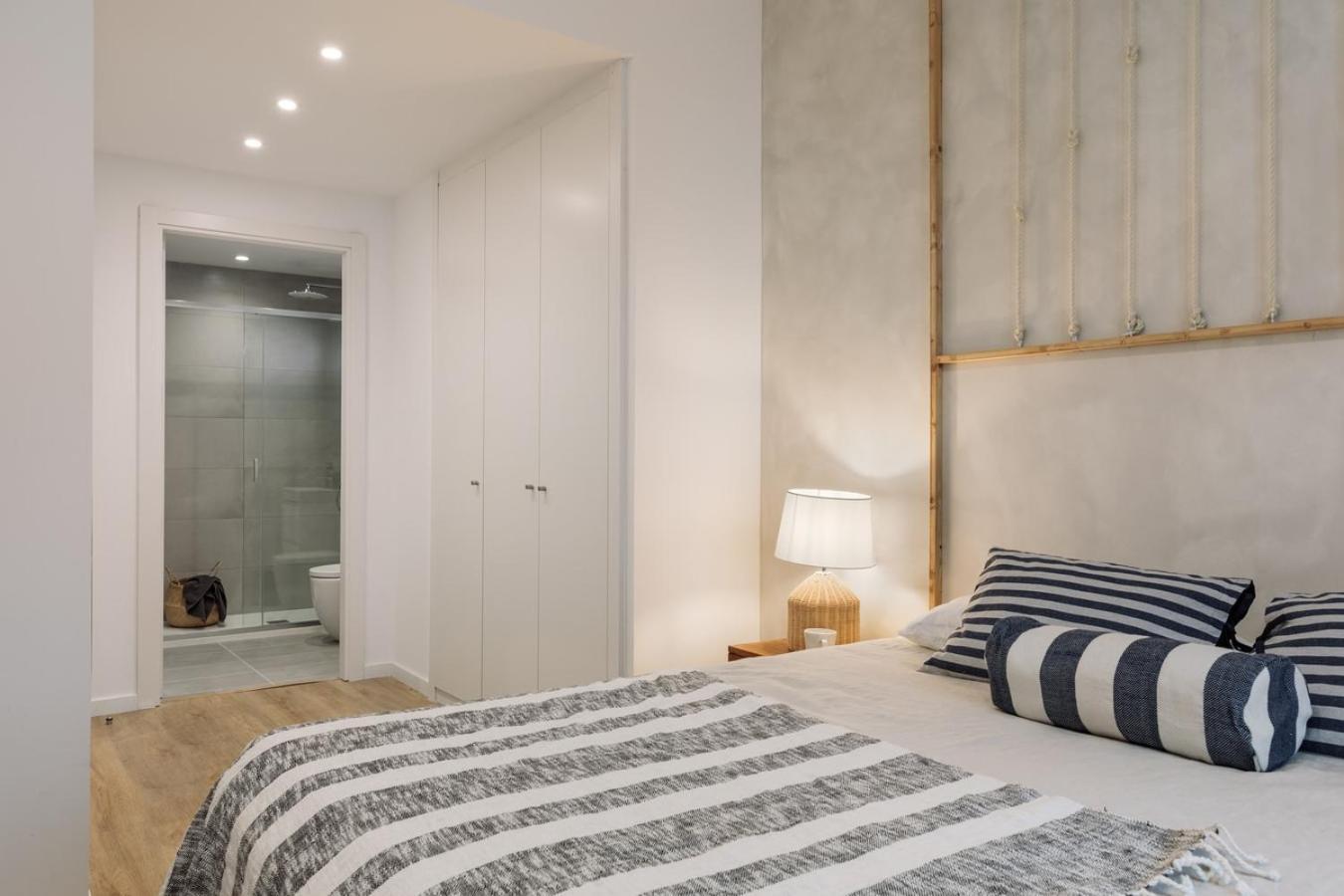Cetara - 2 Bedrooms, Balcony And Terrace In Ciutat Vella Appartement